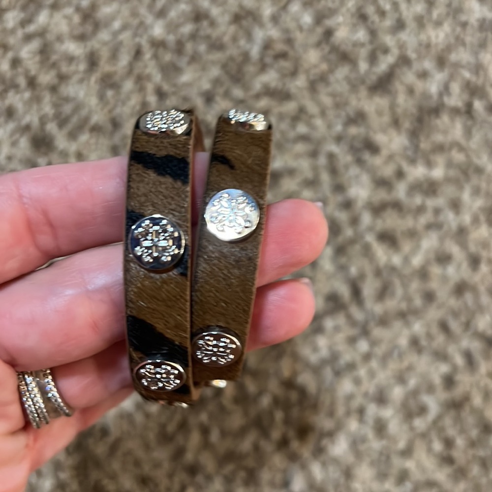 Rustic Cuff bracelets Animal print EUC Buy 1 or Buy them all - Picture 4 of 7